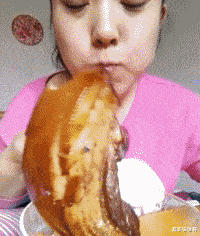 |“如果在战场上遇见她,你会怎么办?”哈哈哈,我要把她给俘虏