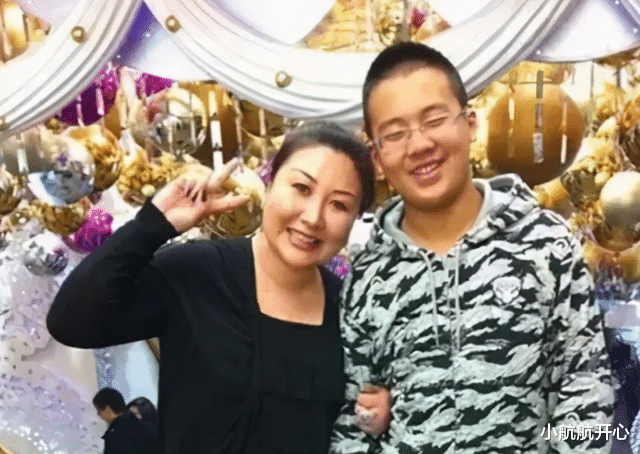 德云社|手上掌握德云社99%股份，出门一身行头高达上千万，王惠到底多有钱？