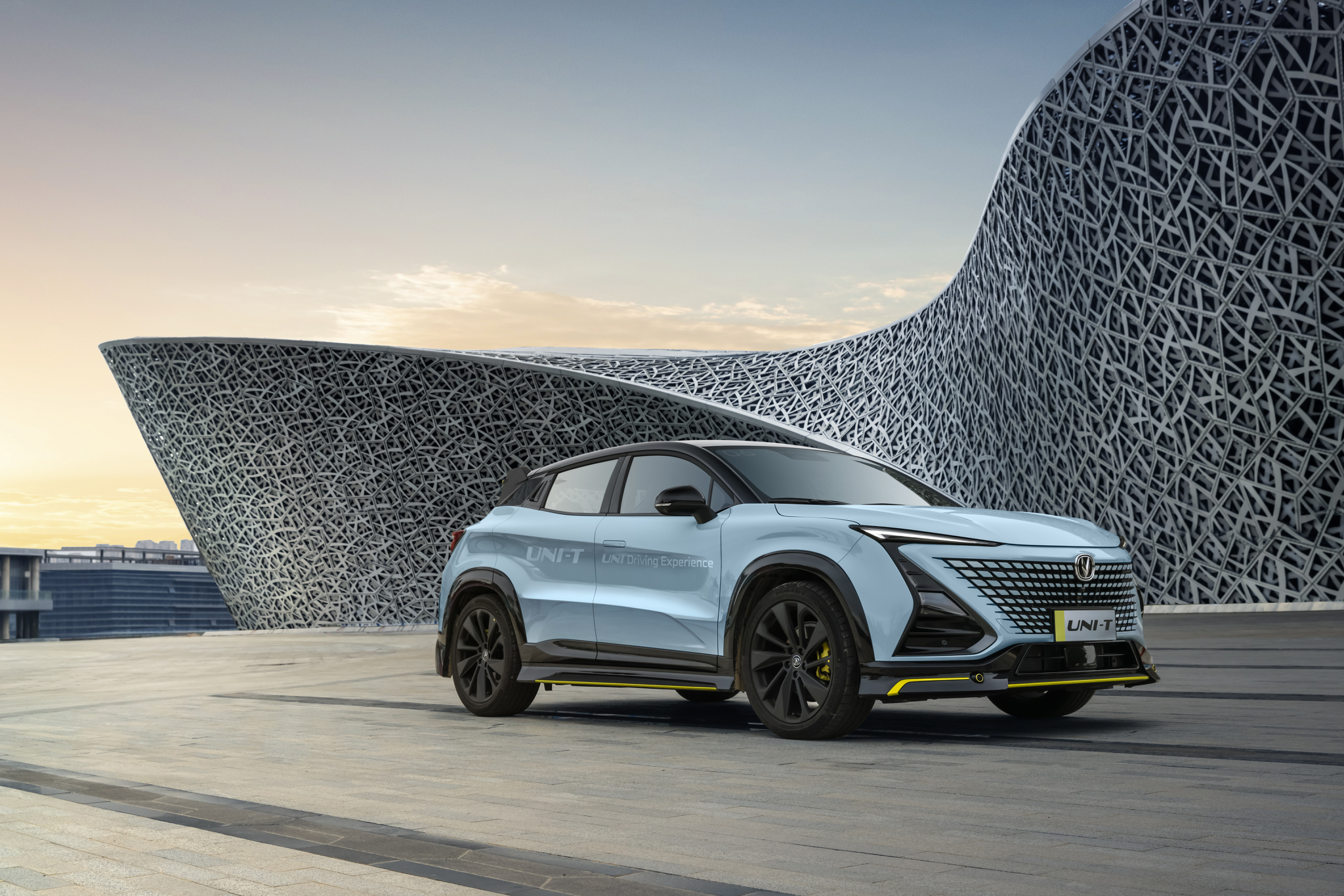 颜值高,动力强,长安2022款uni-t 2.0t轻松俘获年轻人