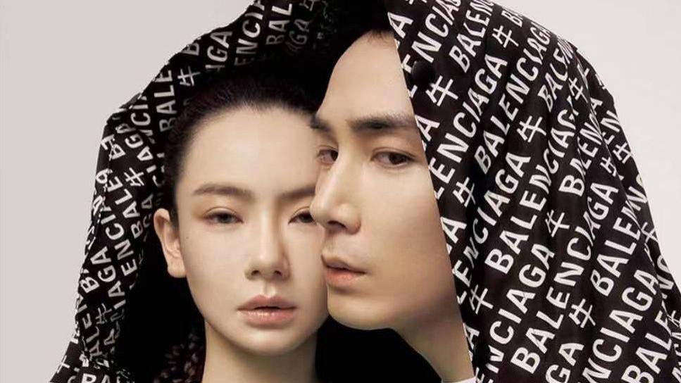 戚薇|戚薇二胎产后露面，因崴脚导致月子全程坐轮椅，努力减肥月瘦15斤