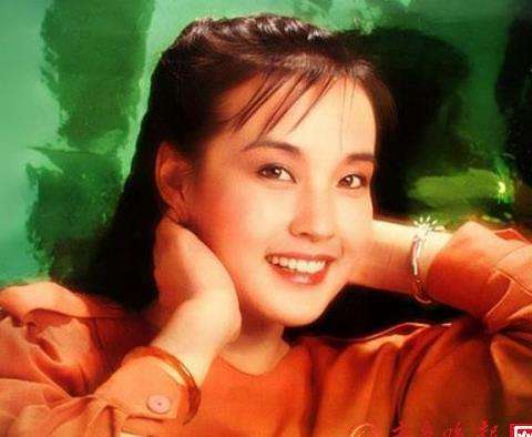 刘晓庆|刘晓庆：从“亿万富姐”到狱中女囚，如今70岁依旧狂妄，凭什么？