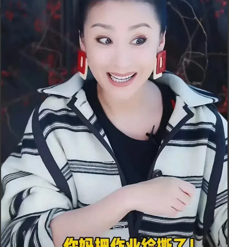 苗圃|知名演员苗圃的女儿长大了,让无数网友都惊呆了