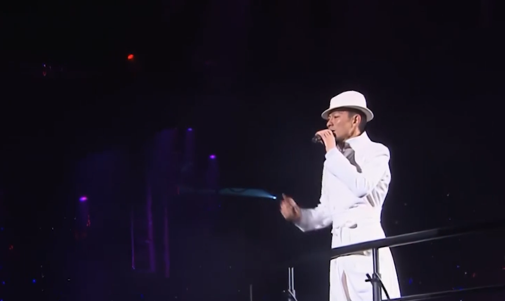 刘德华|“祸从口出”庞龙，一首《两只蝴蝶》火遍全国，却因呛刘德华隐退