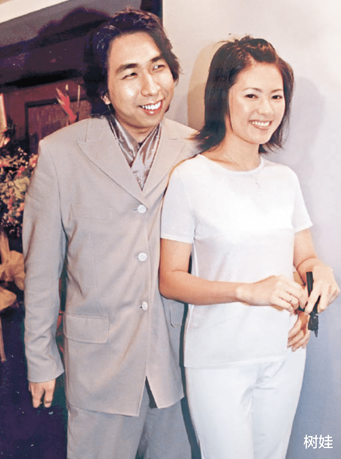 李丽珍|李丽珍默许女儿入行发展,寄语女儿带眼识人,25岁许倚榕娇俏可人