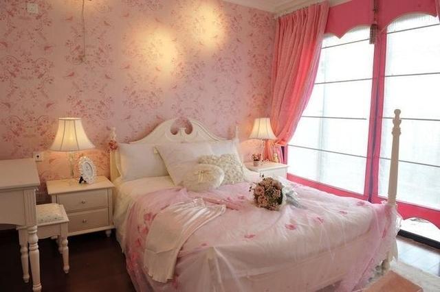 墙面装修墙纸如何选择?这样搭配好看100倍