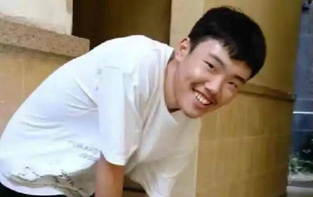 胡鑫宇事件后续:光头老师或是最大疑点 ?!