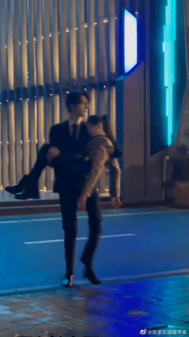 林一|林一公主抱刘浩存路透 这体型差也是没谁了