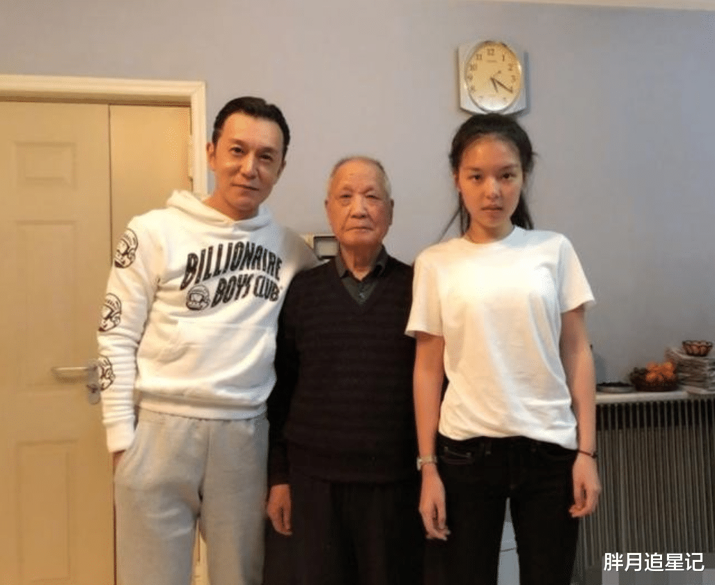 哈文|“好媳妇”哈文:丈夫李咏病逝后, 坚持不改嫁, 还定期给公婆生活费