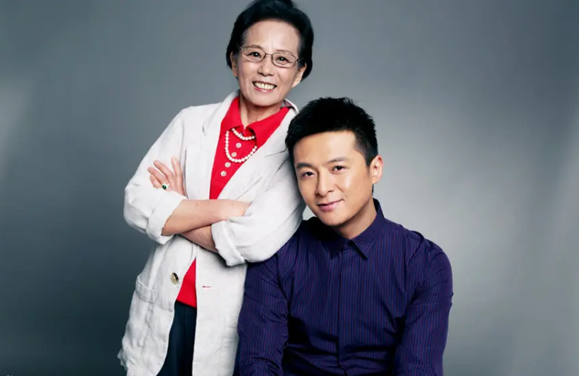 苏醒|吃软饭、卑微求工作、60岁去县城商演，过气艺人的现状好心酸