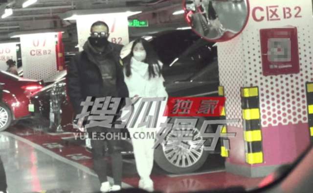 汪峰|汪峰罕带二女儿外出购物，颜值首曝光五官似妈，父女关系略显生疏