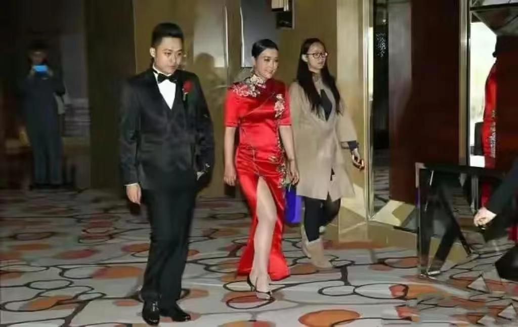 赵丽颖|同样穿“旗袍”，把杨颖和许晴陈数等人放一起看，差别就出来了