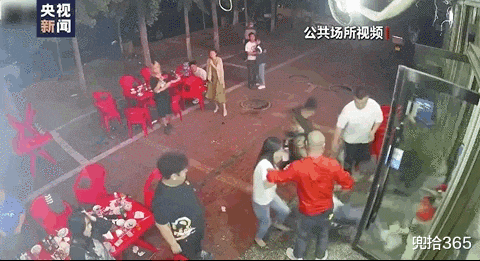 唐山事件后续:烧烤店旁巷子里的1分41秒发生了什么?她们这样说