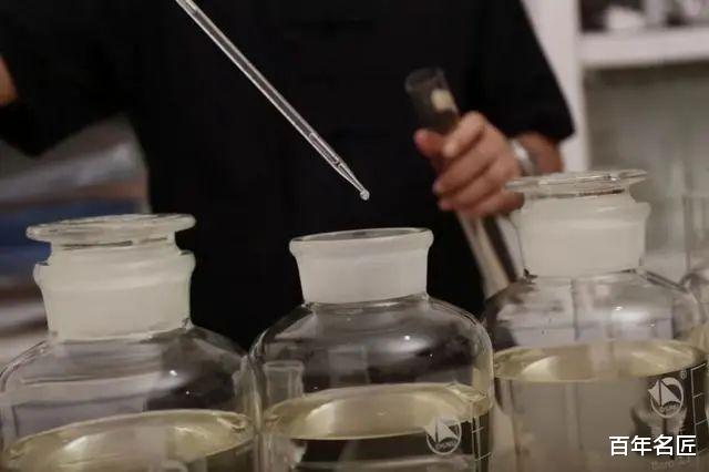 如何辨别酱香酒？不能只看这个地方！