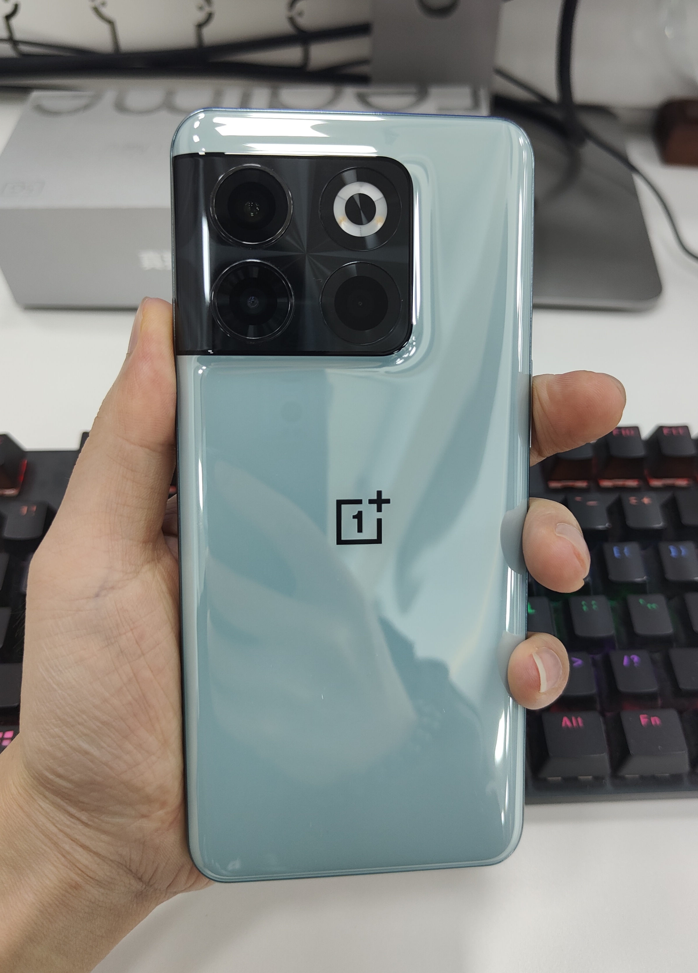 一加科技|骁龙8+旗舰机对比:一加Ace Pro与红米K50至尊版,到底谁更香?