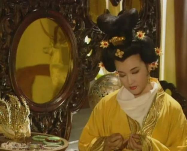 刘晓庆|当年刘晓庆在狱中的念头就是：出去后，我要找背后给我捅刀子的人