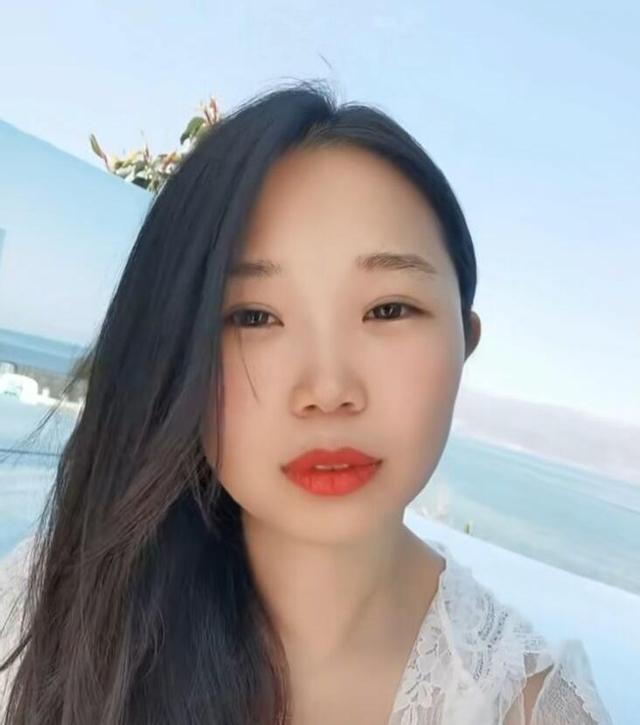 肖战|“肖战老婆”身份不简单，打赏花了1100万元，那她给肖战打赏过吗