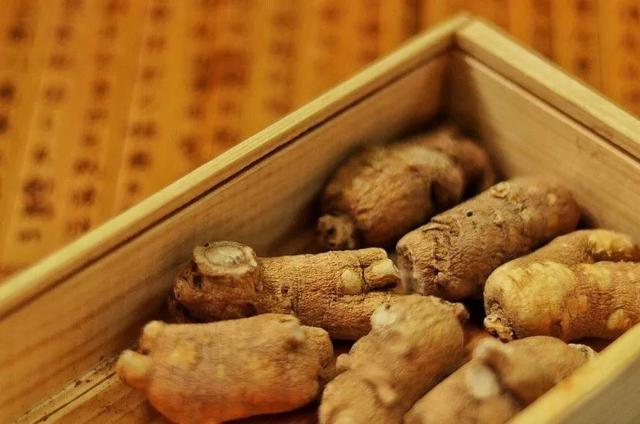 中药|胡博士说中药|化瘀止血药中最具代表性的药物——三七有何妙用?