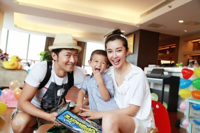 李冰冰|李冰冰妹妹李雪，事业爱情两全，一双儿女帅气漂亮