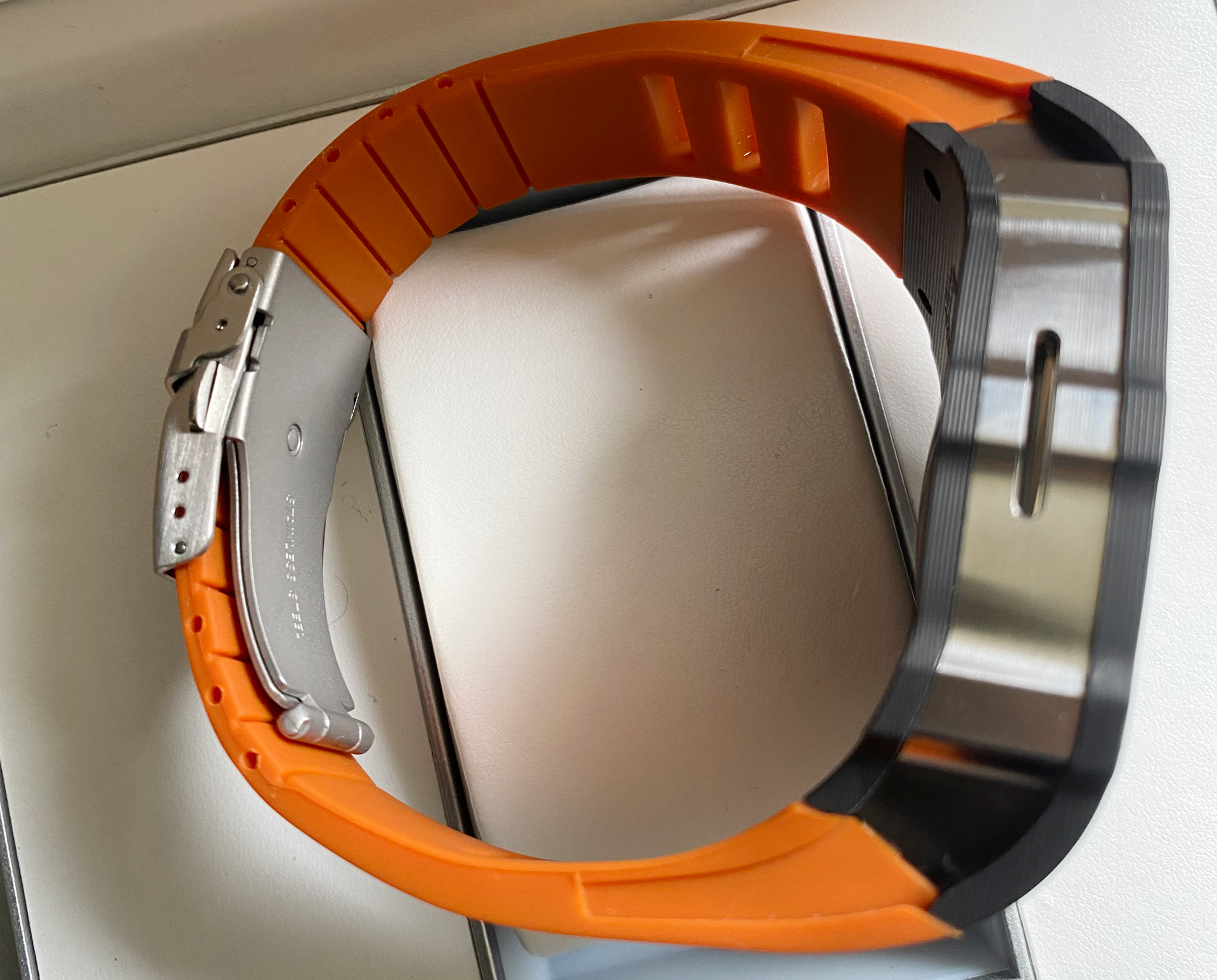 |定制款Apple Watch 7手表：这是智能化的“理查德米勒”？