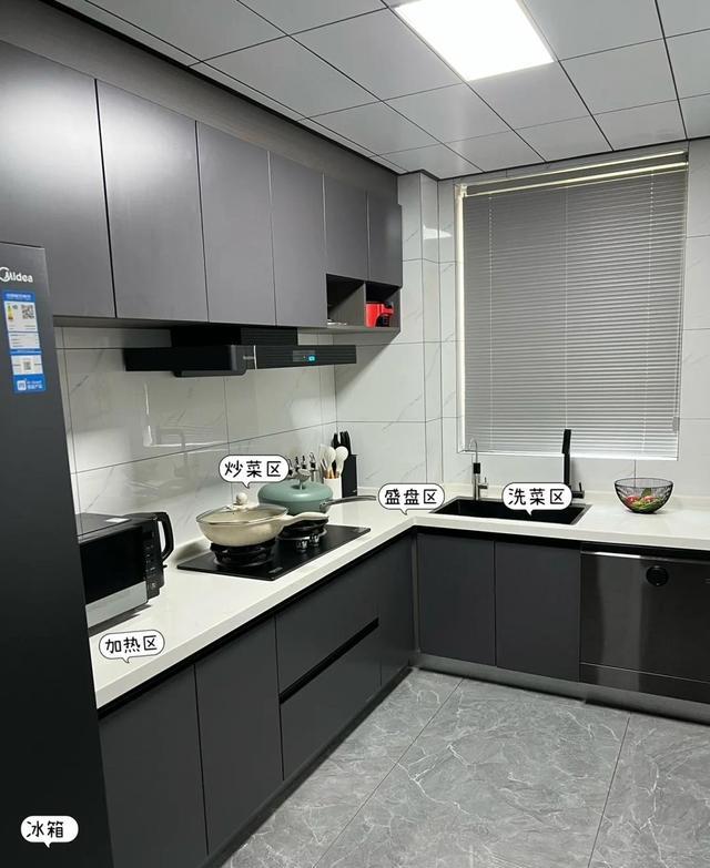 年轻夫妇,拒绝“过度装修”,把128小家装得堪称收纳教科书