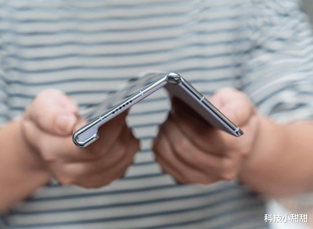 华为|华为没有5G依然蝉联冠军,折叠屏“宇宙”功不可没,Mate Xs 2真香