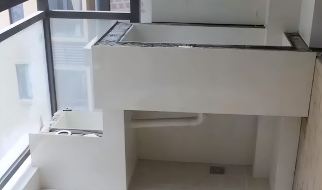 还蹲在卫生间洗衣服?别傻了,看别人在阳台的洗衣台多好!