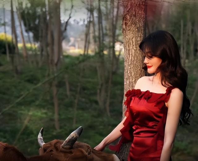 |唐小鱼带老公直播,自曝结婚多年有2个娃,丈夫辞职在家当伙夫