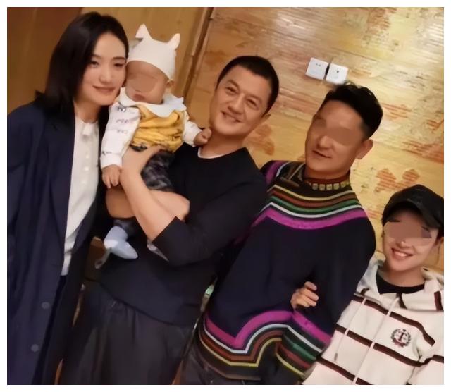 王菲|秃头、油腻，身材走形的窦唯，当初凭什么俘获天后王菲？