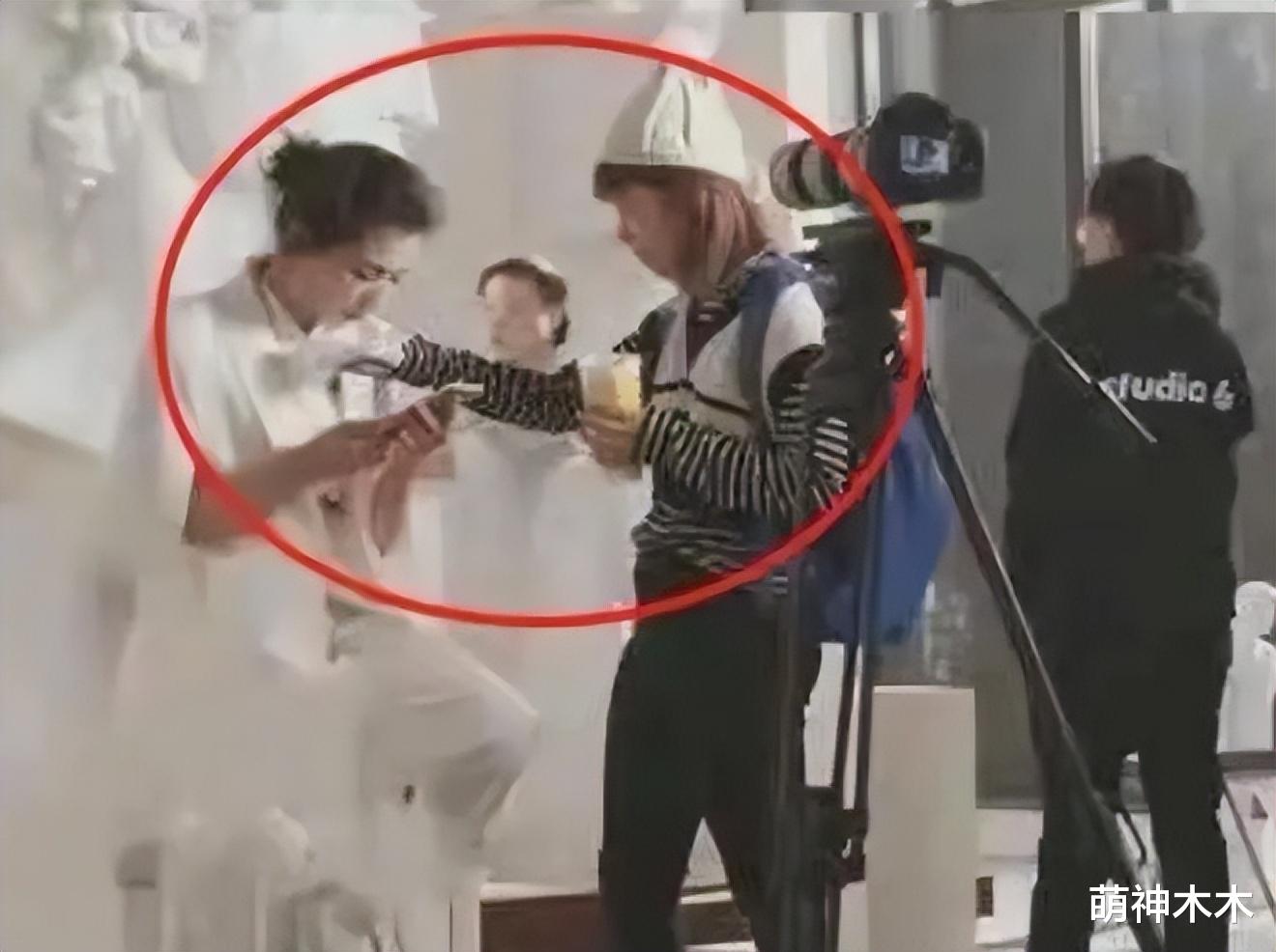 明星助理|明星助理自曝辛酸：半夜洗衣服还得给人按摩，1个月才赚4千5