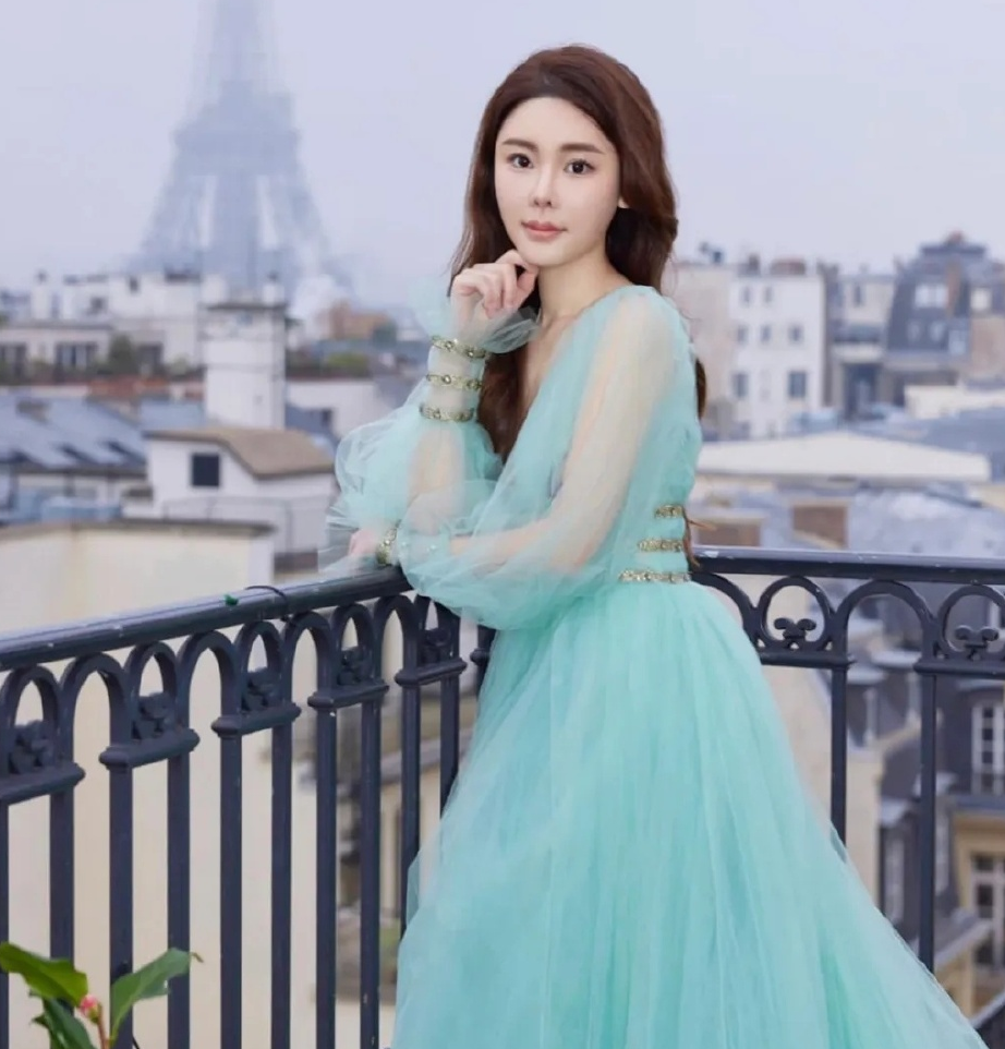 方媛|方媛悼念蔡天凤，自称至今都无法接受事实，心情极度悲伤