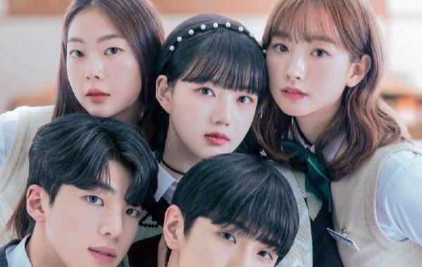 魔女商店再开业|《魔女商店再开业》，高中生男主和魔女的相爱相杀