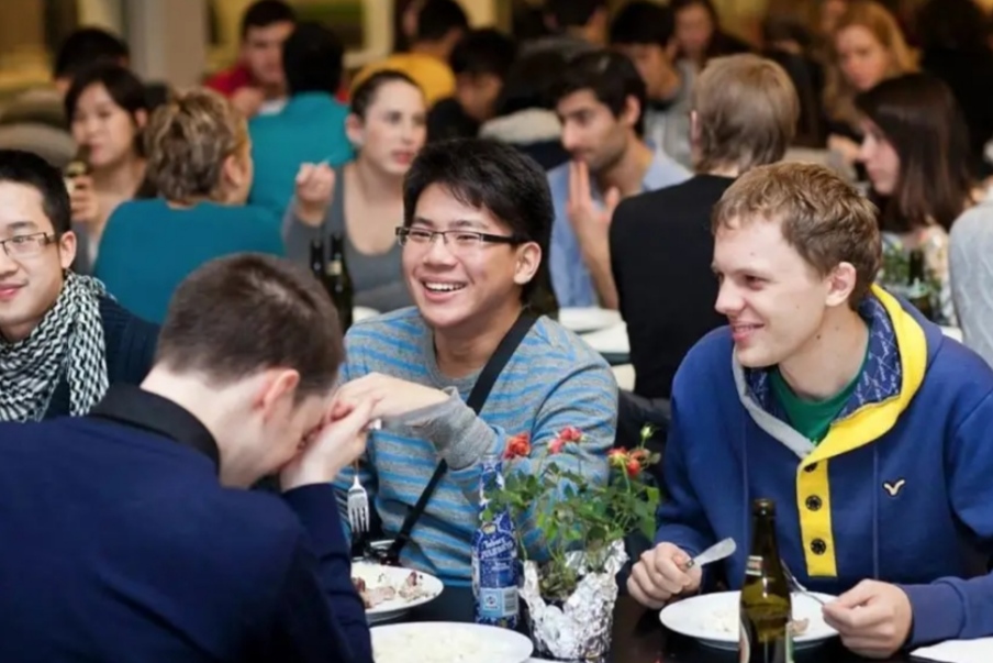 硅谷|国内为啥人才流失这么严重？47岁硅谷华裔女高管说出原因，很现实