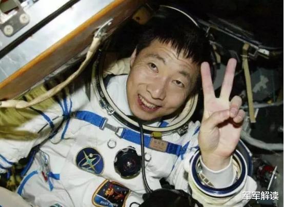 外太空真有“外星人”?难怪杨利伟要带枪,关键时刻可保一命