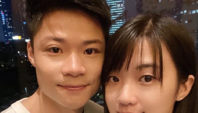 赛迪斯|27岁中国百米飞人宣布喜讯！孕肚大如箩，手臂图案抢镜，丈夫年轻