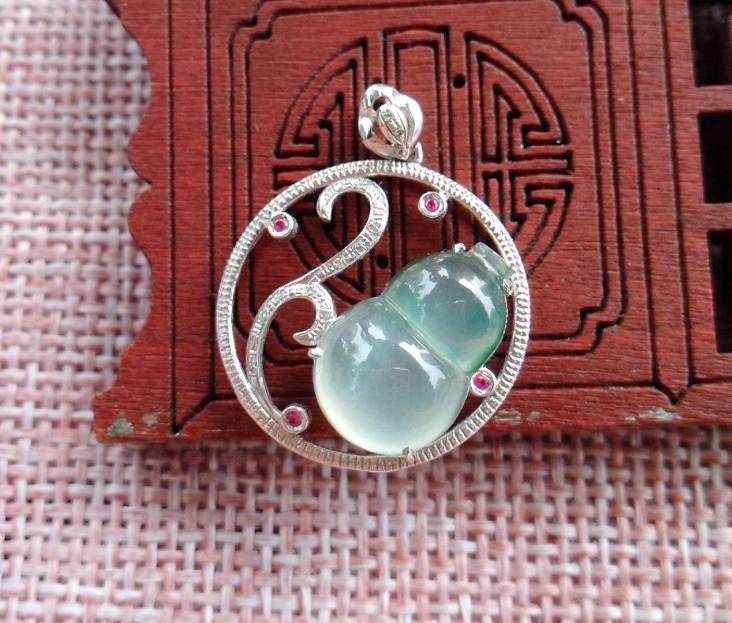 翡翠|翡翠之六品，什么样的翡翠才算极品