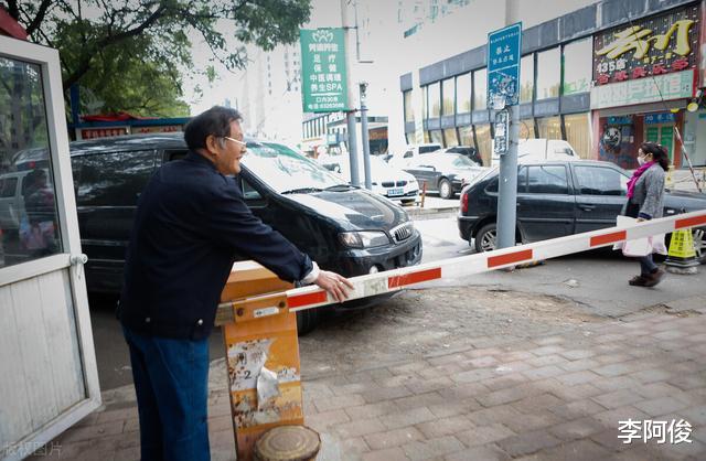 退休|退休半月老伴就逼着我工作，不然就离婚，我转身就走让他后悔莫及