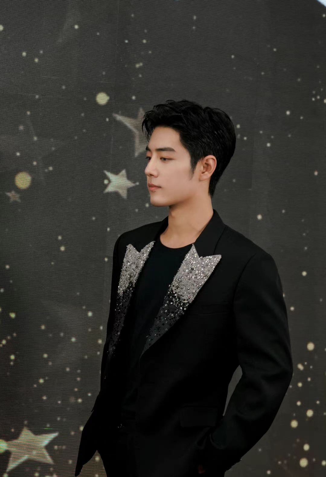 肖战|肖战遇见星空，颜值内娱顶流TOP 1，高奢顶奢在身