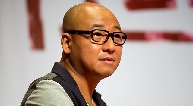 周晓鸥|周晓鸥：与前妻离婚后以亲人相称，共同抚养儿子，53岁还单身