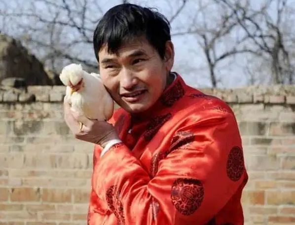 陈萌|大衣哥新儿媳开通社交账号，遭质疑后迅速改名，并称只想做个俗人