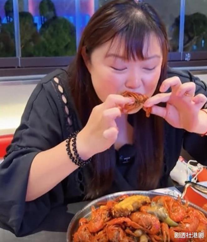 陈嘉佳|憔悴！TVB前搞笑女星晒病恹恹近况，曝三天没洗头没洗澡连狗都嫌臭