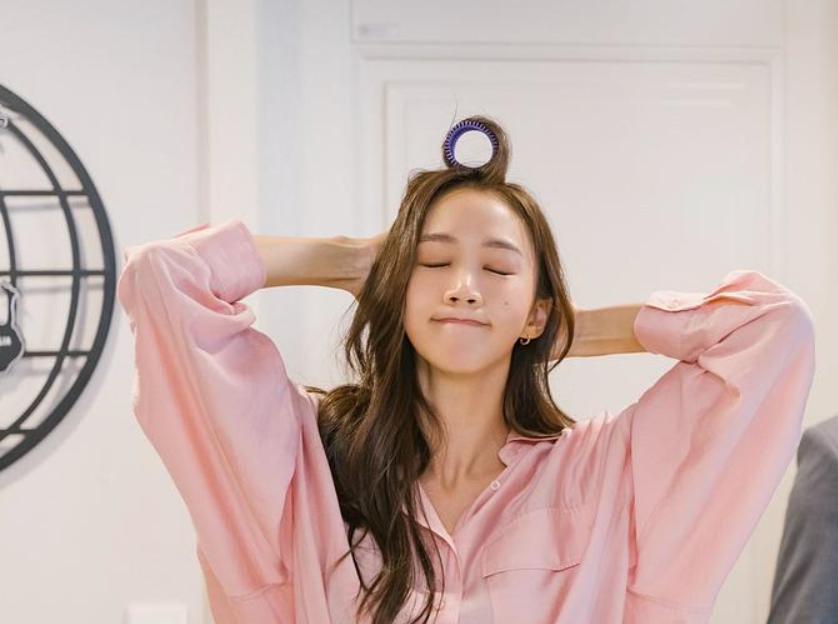 高斯电子|《高斯电子》剧情过瘾全程刷屏，笑出腹肌，更期待王鹤棣白马帅了