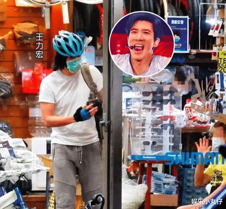 |王力宏近照大变样！骑单车为女儿挑选礼物，长头发邋遢发福认不出