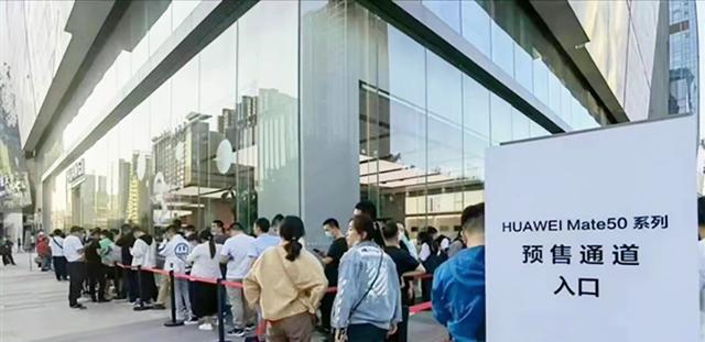 |iPhone14Pro官方图片出炉，感叹号打孔屏颜值颇高，8999起也值了