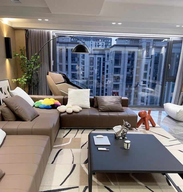 越来越多人的客厅不要茶几!尝试过这“3种设计”,就知道多实用