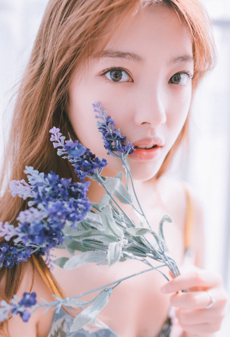 |漫漫前路，还有许多风雨需要你去经受，亦还有许多风光等待着你去享受