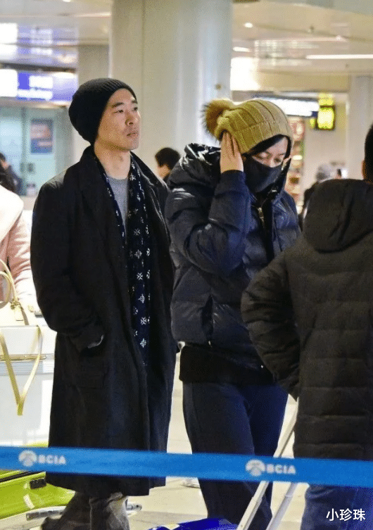 徐静蕾|徐静蕾和男友合体,邋遢暴露大妈身材,黄立兴偶像包袱太重