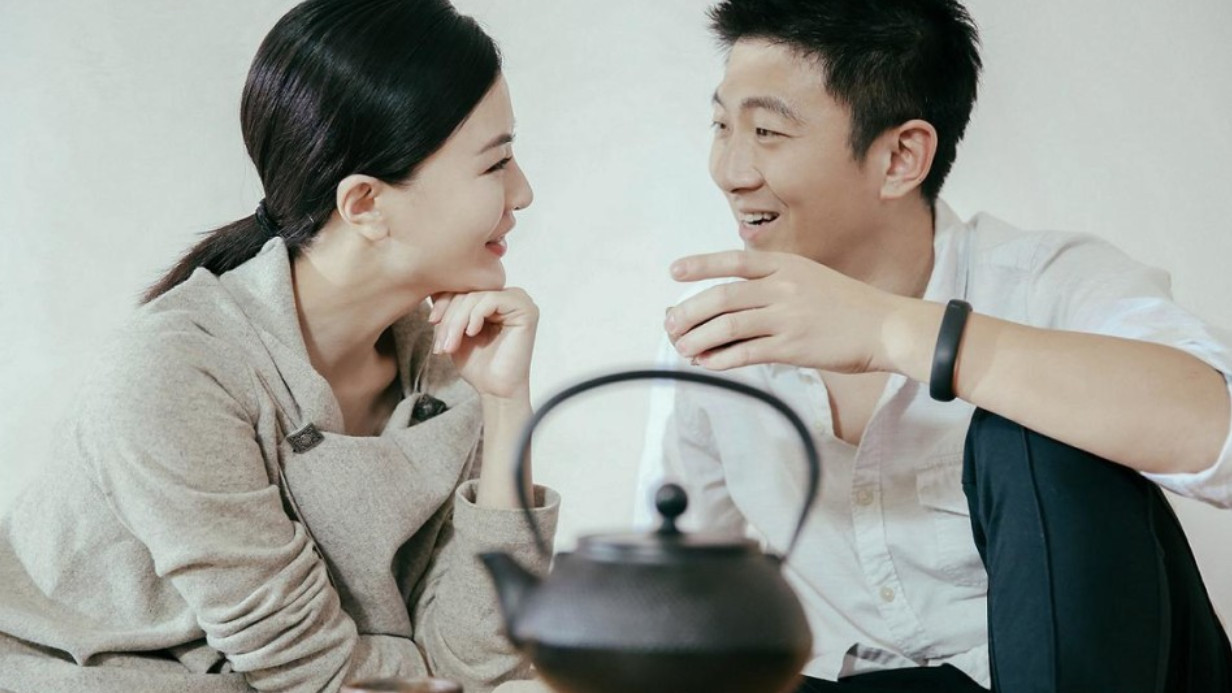 刘孜|刘孜：从演员到知名设计师，嫁富商老公生一子，被宠爱16年