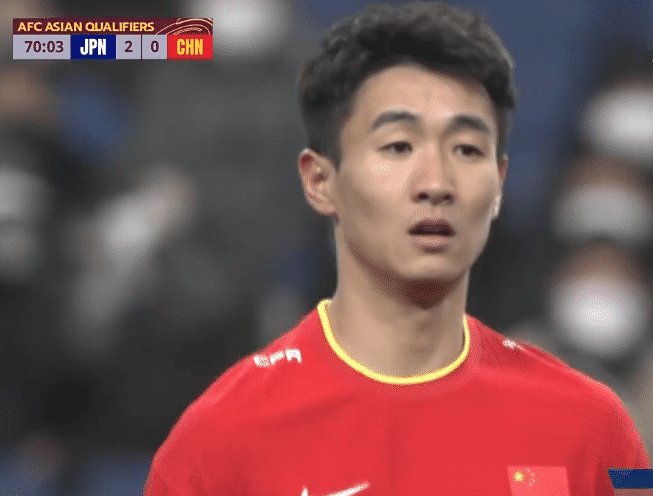 日本队|吴曦停球5米逗乐日本梅西，日本门将怕冷换上保暖裤太扎心