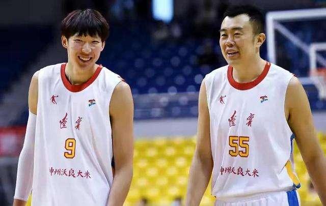 辽宁男篮|弥补遗憾，25岁CBA顶级后卫留队辽篮，杨鸣睿智，球迷很感动