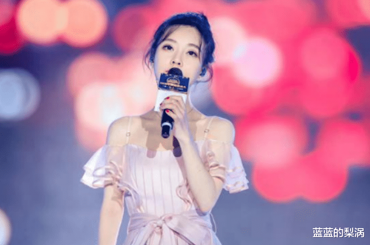 陈伟霆|冯提莫在事业上全面发展,全年无休,一整年都在突破自己